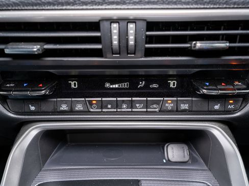 Used 2024 MAZDA CX-90 Plug-In Hybrid w/ Premium Pkg image 22