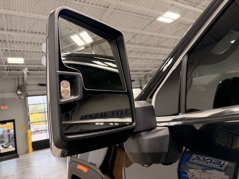 Used 2021 GMC Sierra 3500 Denali w/ Denali Black Diamond Edition image 23