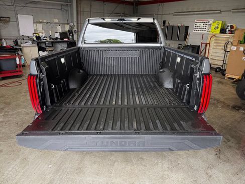 Used 2024 Toyota Tundra Limited AWD/4WD image 31