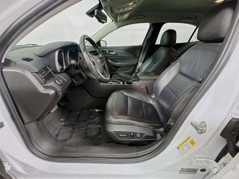 Used 2015 Chevrolet Malibu LT w/ Leather Package FWD image 2