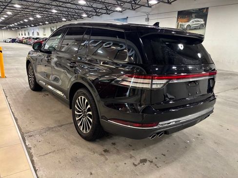 Used 2023 Lincoln Aviator AWD w/ Premium Package image 3