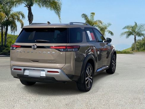 Certified 2024 Nissan Pathfinder Platinum FWD image 5