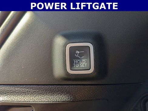 New 2025 Jeep Grand Cherokee Limited w/ Black Appearance Package image 18