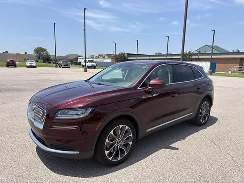 Used 2023 Lincoln Nautilus Reserve FWD image 2