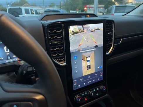 Used 2025 Ford Ranger Lariat w/ Trailer Tow Package image 24