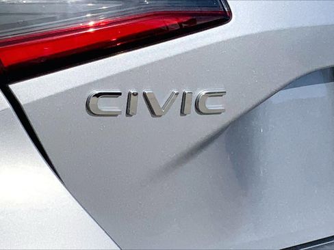 Used 2025 Honda Civic Sport image 10