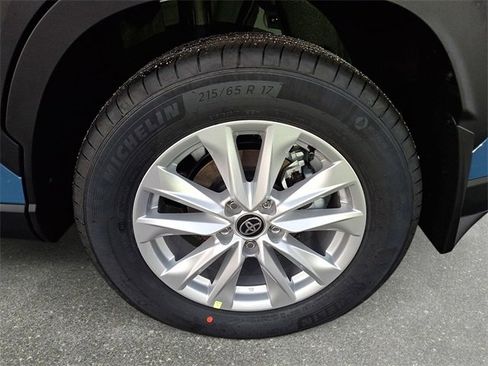 New 2026 Toyota Corolla Cross LE image 5