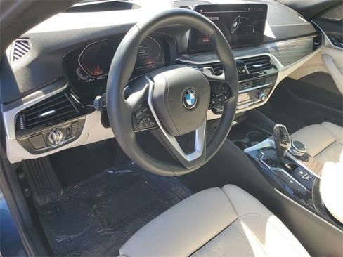 Used 2023 BMW 530i w/ Premium Package image 17