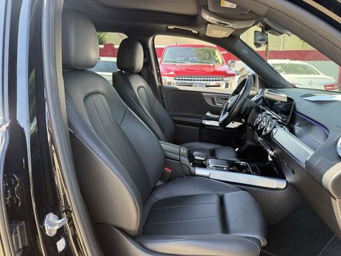 Used 2021 Mercedes-Benz GLB 250 image 28