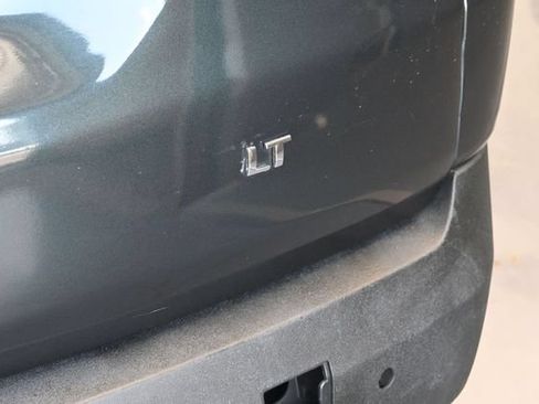 Used 2020 Chevrolet Traverse LT w/ LT Premium Package FWD image 11