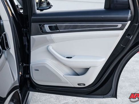 Used 2018 Porsche Panamera 4S image 69