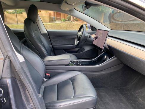 Used 2018 Tesla Model 3 Long Range image 49