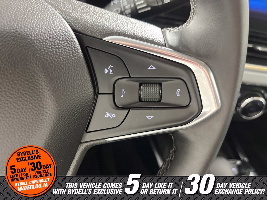 Used 2025 Chevrolet Trax LT w/ Sunroof Package FWD image 26