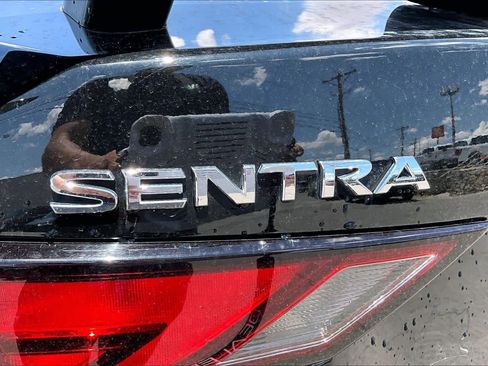 Used 2024 Nissan Sentra SV FWD image 30