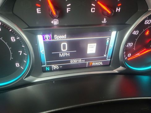 Used 2018 Chevrolet Equinox Premier image 27