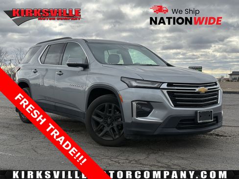 Used 2023 Chevrolet Traverse LT image 1