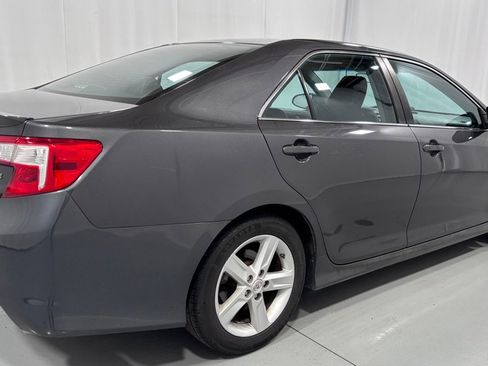 Used 2012 Toyota Camry SE FWD image 5