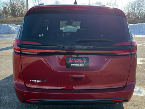 New 2026 Chrysler Pacifica Select w/ S Appearance Package FWD image 7