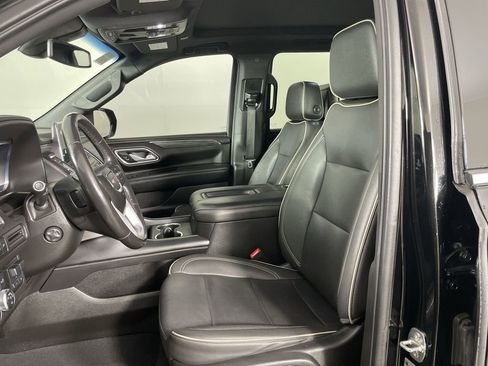 Used 2022 GMC Yukon XL SLT w/ SLT Premium Package image 19