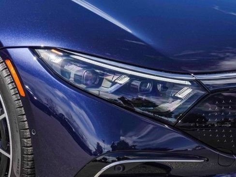 New 2022 Mercedes-Benz EQS 580 4MATIC Sedan image 8