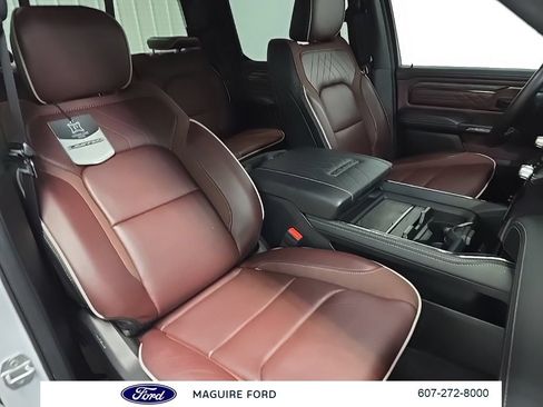Used 2025 RAM 1500 Limited AWD/4WD image 19