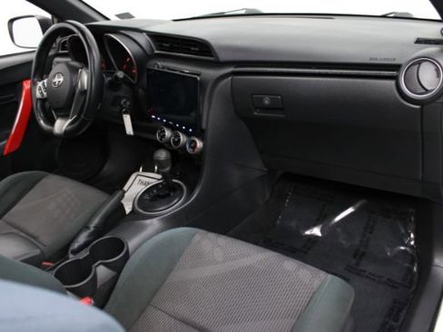 Used 2011 Scion tC Sports Coupe 6-Spd AT image 18