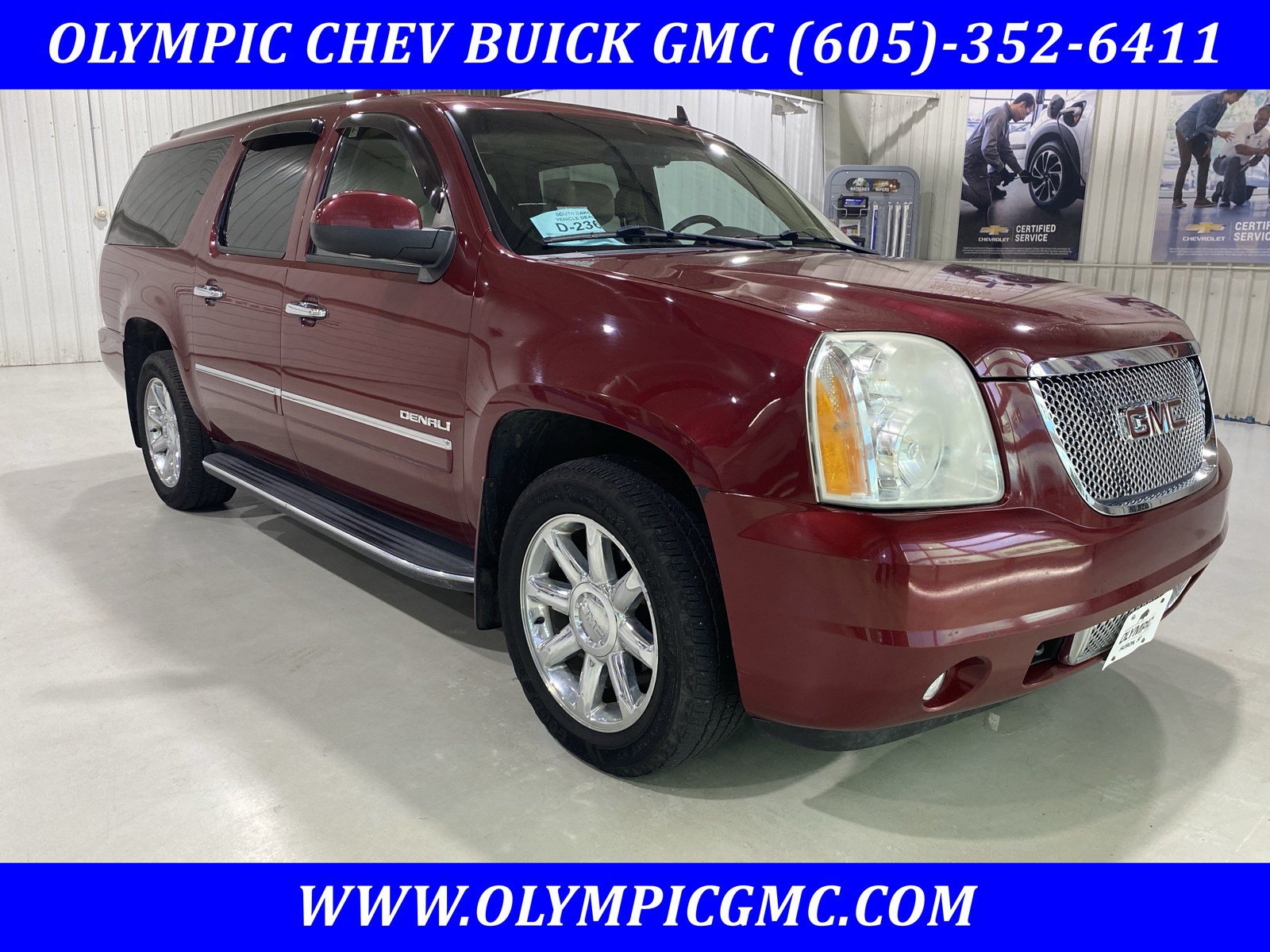 Used 2011 GMC Yukon XL Denali AWD/4WD image 1