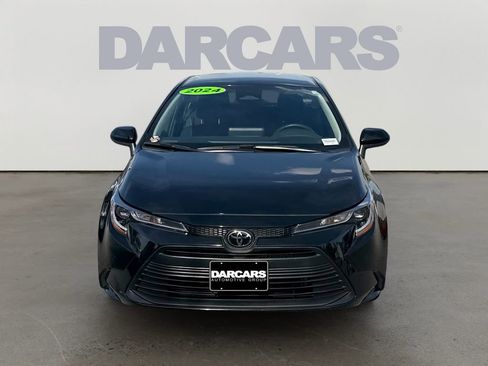 Used 2024 Toyota Corolla LE FWD image 2