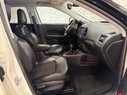Used 2019 Jeep Compass Trailhawk AWD/4WD image 11