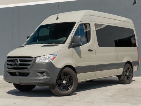 Used 2021 Mercedes-Benz Sprinter 2500 image 3