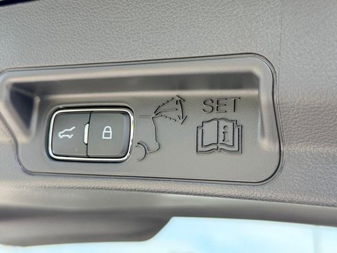 New 2026 Ford Explorer Active RWD image 30