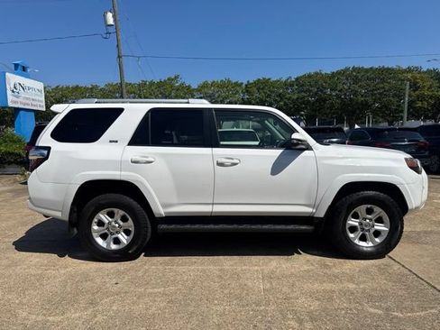 Used 2018 Toyota 4Runner SR5 Premium AWD/4WD image 4