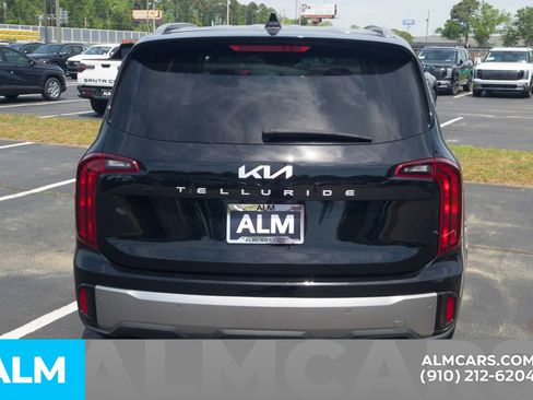 Used 2025 Kia Telluride S FWD image 7