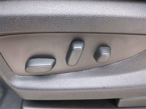 Used 2018 Chevrolet Silverado 1500 LT w/ All Star Edition image 21