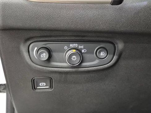 Used 2020 GMC Terrain Denali w/ Denali Premium Package FWD image 24