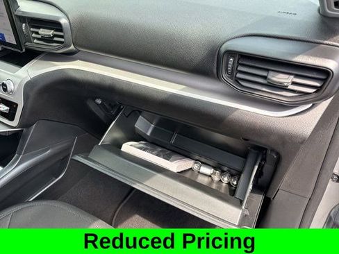 Used 2023 Ford Explorer XLT image 44