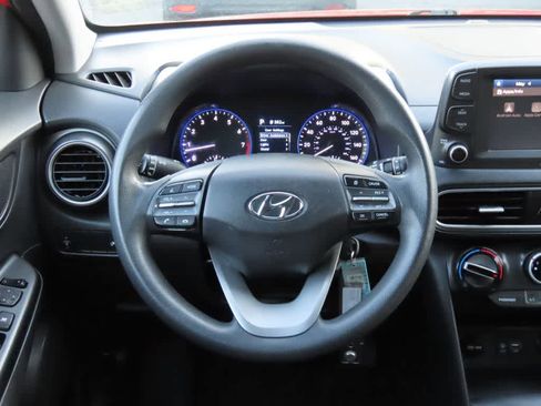 Used 2020 Hyundai Kona SE FWD image 17