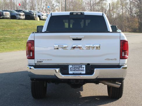 Used 2025 RAM 2500 Limited AWD/4WD image 6