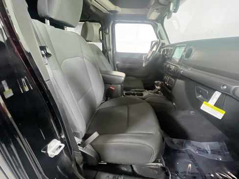 Used 2022 Jeep Gladiator Sport AWD/4WD image 26