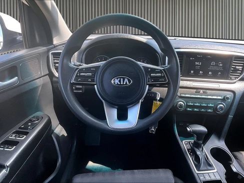 Used 2020 Kia Sportage LX AWD/4WD image 6