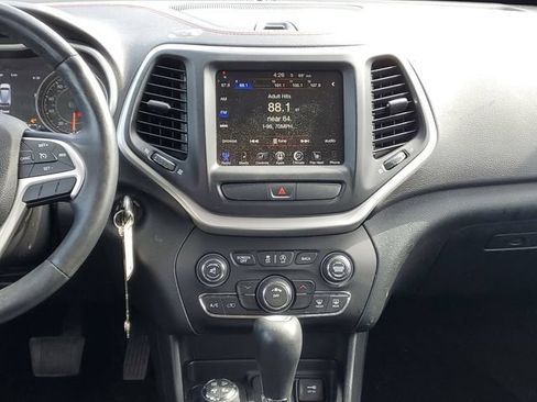 Used 2016 Jeep Cherokee Trailhawk w/ Cold Weather Group AWD/4WD image 30