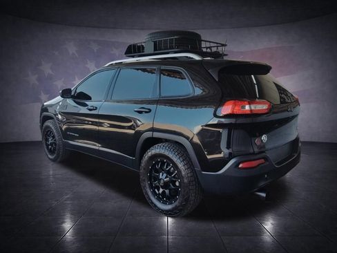 Used 2016 Jeep Cherokee Latitude w/ Comfort & Sound Group FWD image 3