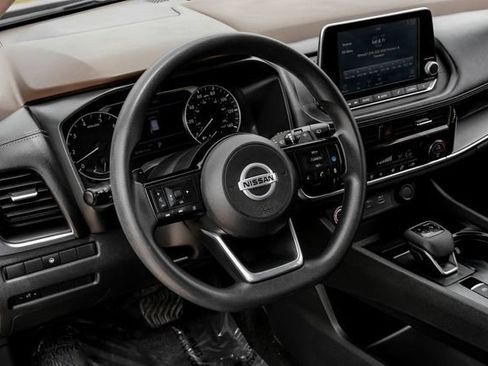 Used 2021 Nissan Rogue SV AWD/4WD image 15
