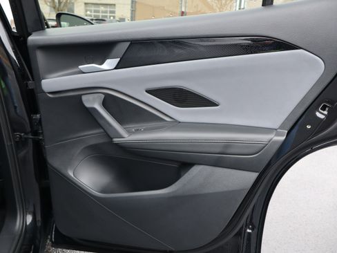 Certified 2025 Volkswagen Tiguan SE R-Line image 31