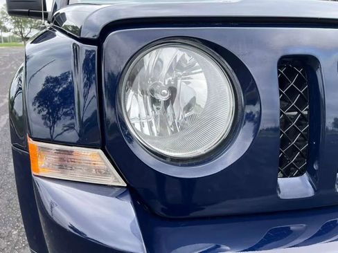 Used 2017 Jeep Patriot Latitude FWD image 10