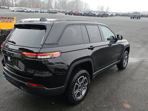 Used 2023 Jeep Grand Cherokee Trailhawk w/ Luxury Tech Group III image 4