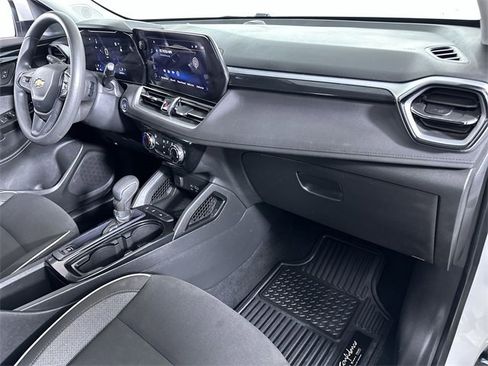 Used 2024 Chevrolet TrailBlazer LT w/ Driver Confidence Package image 30