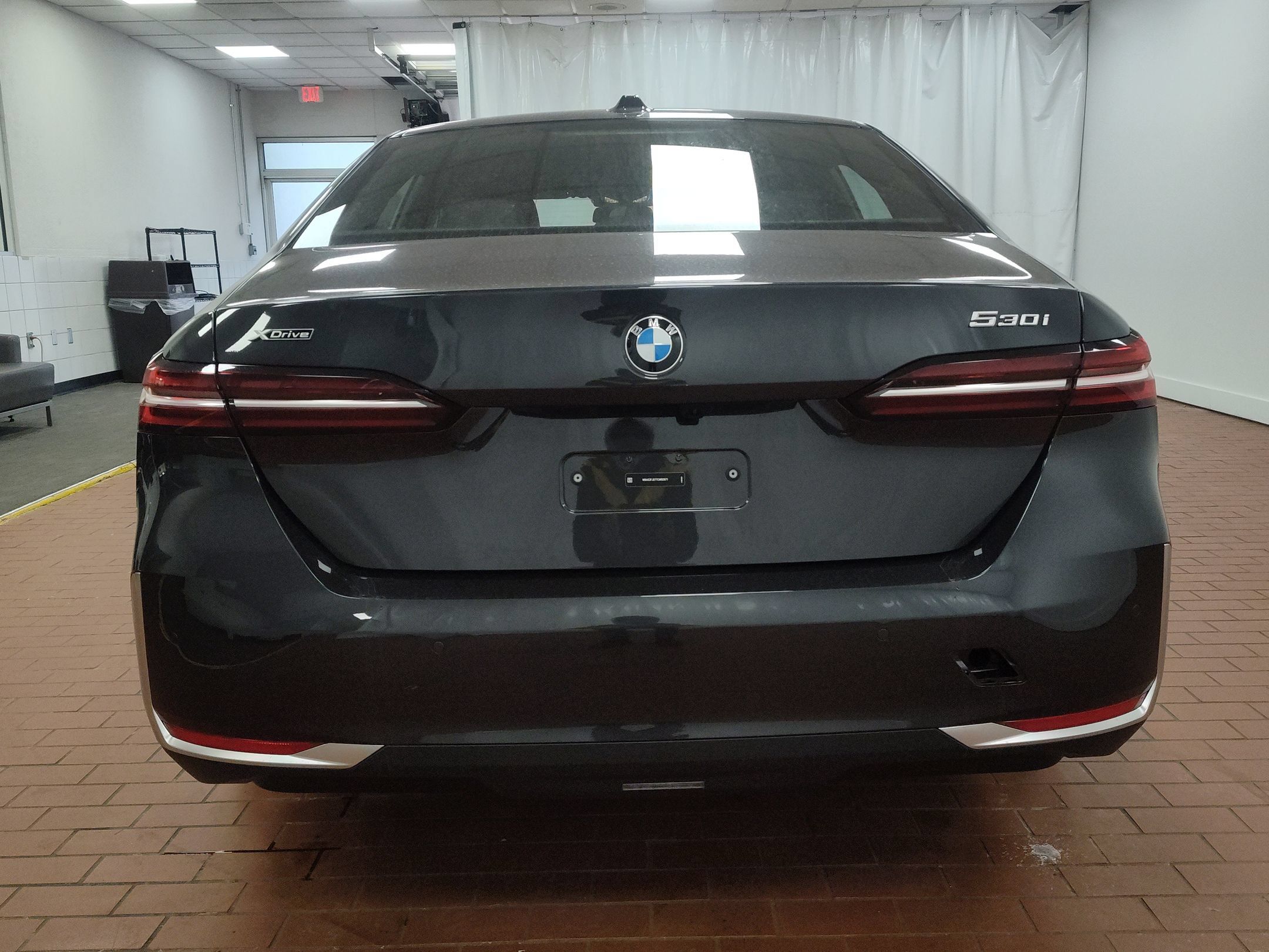 Used 2026 BMW 530i xDrive AWD/4WD image 9