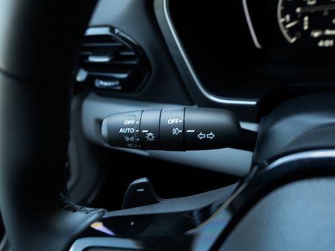 Certified 2025 Honda Pilot Touring image 24