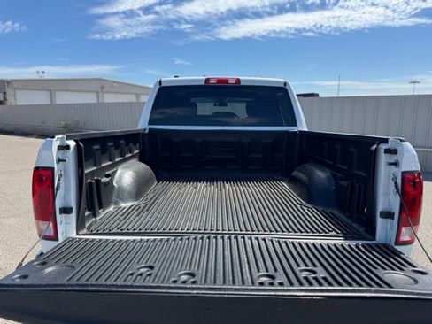 Used 2021 RAM 1500 Classic SLT image 5